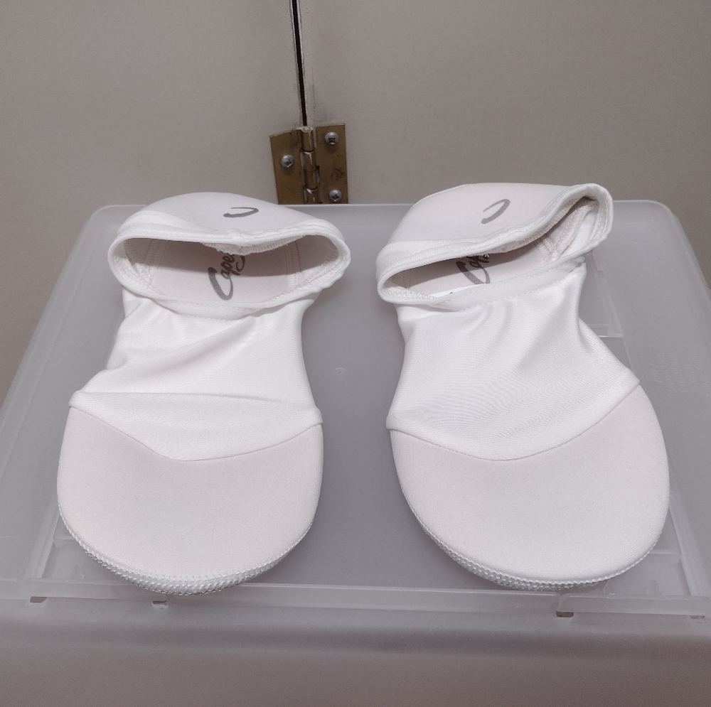 Capezio Adult LEAP white dance shoe (S 6-7)